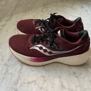 Saucony Triumph 20 in Sundown Rose size 9.5